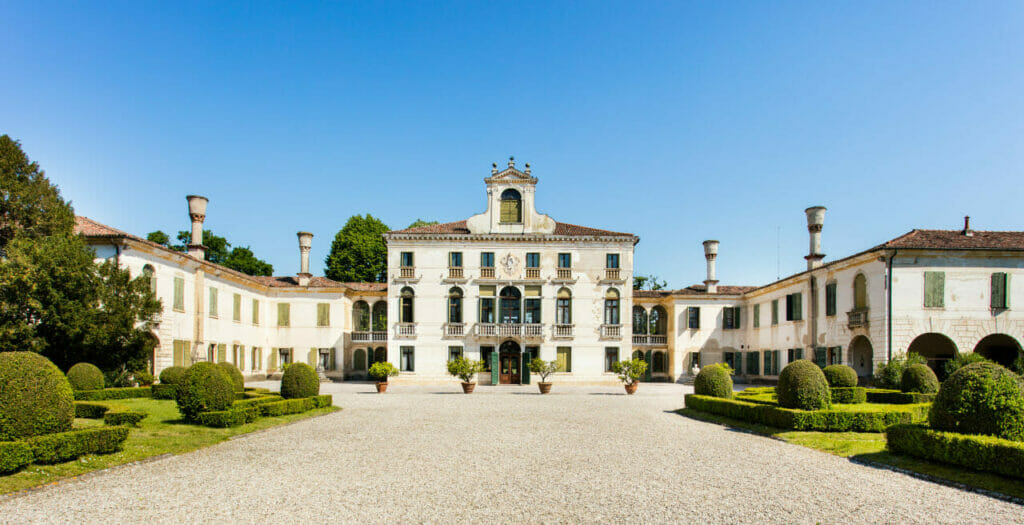 Villa Tiepolo Passi Airbnb