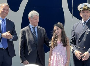 Msc prende in mano Euribia. <br>La madrina è Maya Aponte