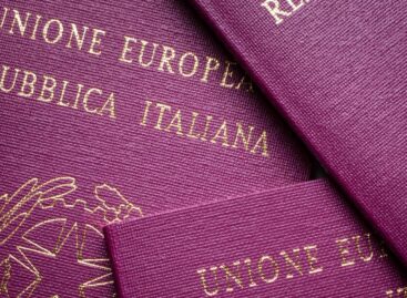Passaporti lumaca, la denuncia: <br>mezza Italia ancora in apnea