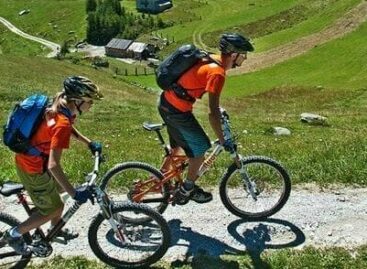 Quel fenomeno del cicloturismo: 11 milioni in vacanza su due ruote