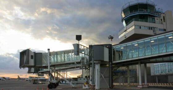 Eruzione Etna, l’aeroporto di Catania torna operativo