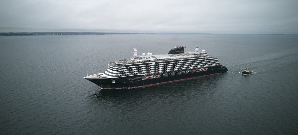 La nave Explora I salpa per il viaggio inaugurale