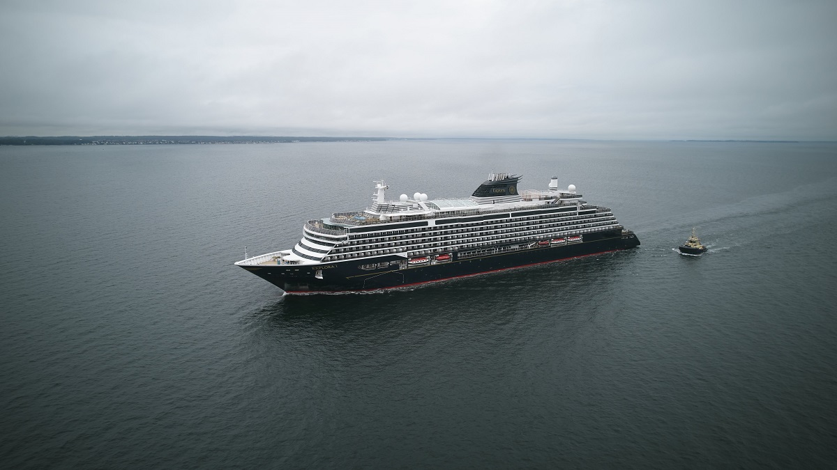 La nave Explora I salpa per il viaggio inaugurale