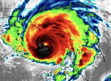 Usa, l’uragano Idalia travolge la Florida: trasporti in tilt