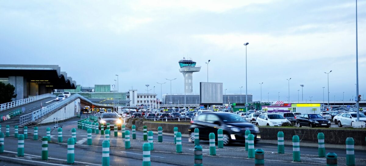 Allarme bomba, aeroporti francesi di nuovo in tilt