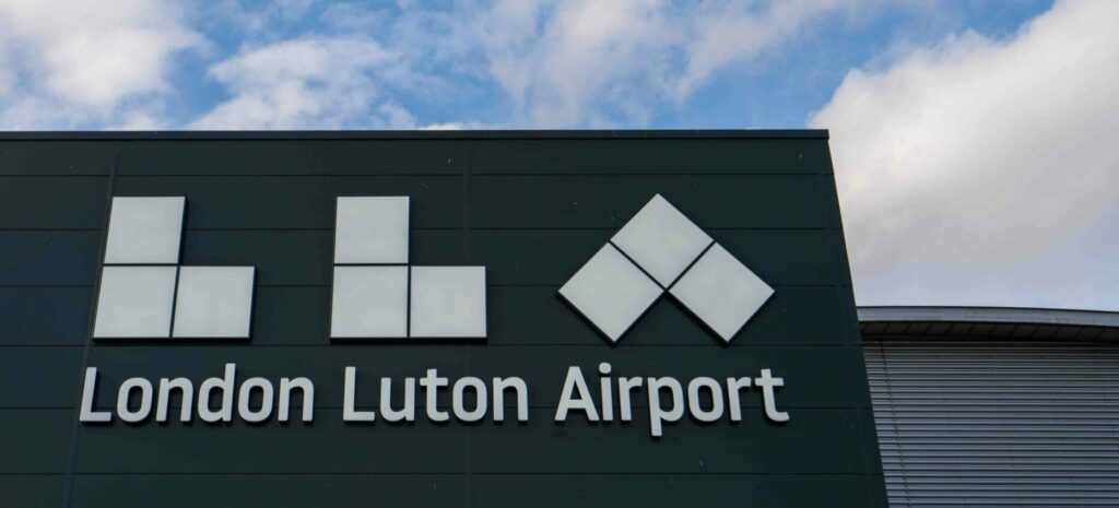 londra luton_adobe