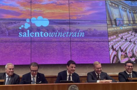 Treni storici, l’11 novembre debutta in Puglia il Salento wine train