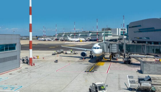 Aeroporti, un sistema che in Italia vale 65 miliardi di euro