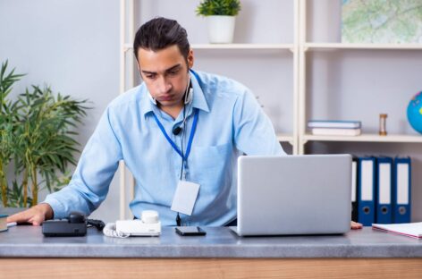 Feste a metà in agenzia: <br> Natale al rallentatore