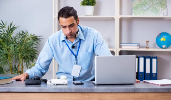 Feste a metà in agenzia:  Natale al rallentatore