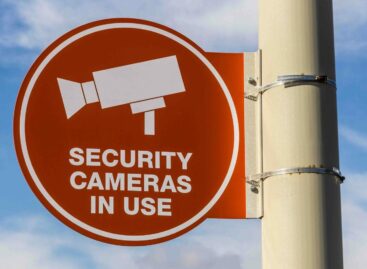 Esplosione tra Usa e Canada. Farnesina: «Verificare i voli»