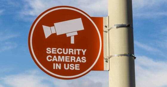 Esplosione tra Usa e Canada. Farnesina: «Verificare i voli»