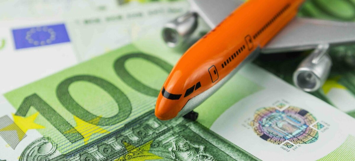 Voli, altro che low cost: prezzi al +363% con le ancillary