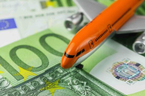 Il (solito) caro voli estivo: <br>tariffe su, prenotazioni giù