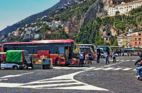 Overtourism, la Costa d’Amalfi si blinda: “Urge Ztl territoriale”
