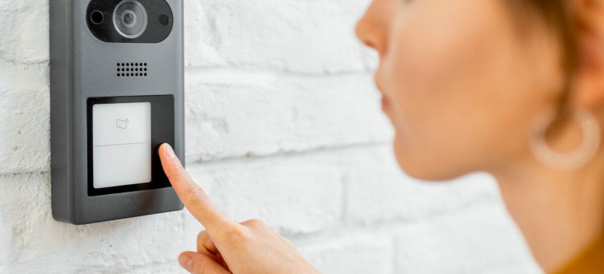 Citofonare Santanchè: il turismo organizzato non molla i 105 milioni