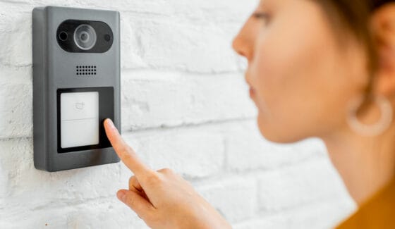 Citofonare Santanchè: il turismo organizzato non molla i 105 milioni