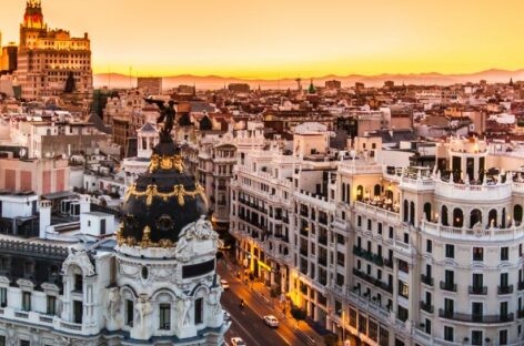 Natale e Capodanno, i trend di viaggio eDreams: Parigi al top, cresce la Spagna