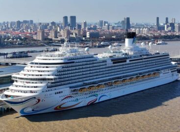 Debutta Adora Magic City, la prima grande nave da crociera costruita in Cina