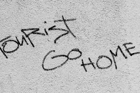 Overtourism, le mete 2024 danneggiate dal turismo