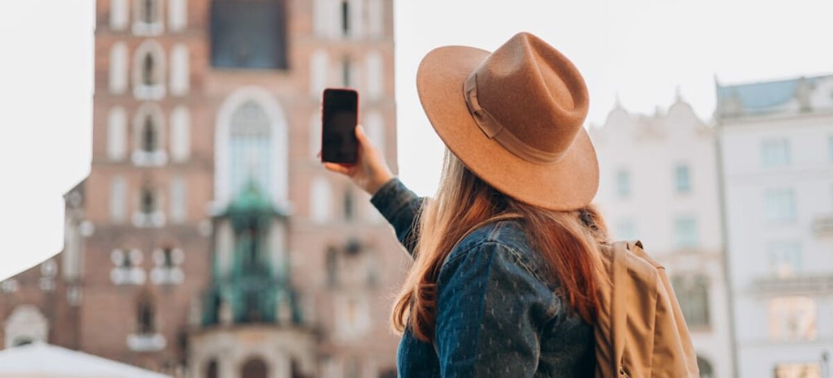 Viaggi, gen Z e millennial si ispirano ai social: i trend 2024 di Visit Italy