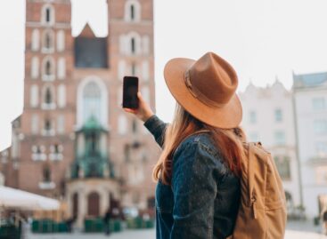 Viaggi, gen Z e millennial si ispirano ai social: i trend 2024 di Visit Italy