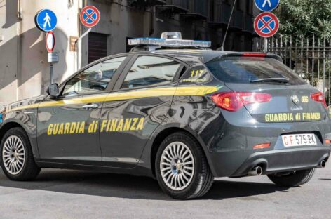 Truffa dei buoni vacanze Covid: 2mila indagati a Napoli