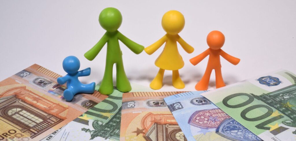 Soldi-famiglia euro -da-adobe da adobe