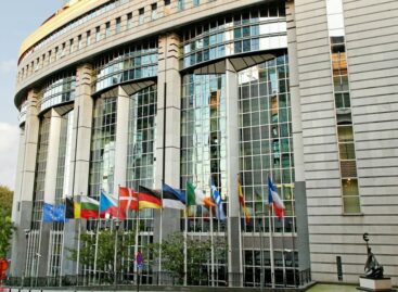 Ue, stop ai visti multipli per i viaggiatori russi