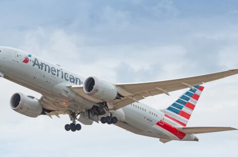 American Airlines, ricavi record. Ma l’outlook spaventa