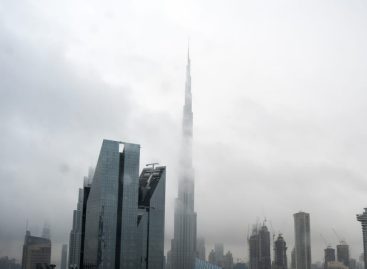 Dubai, aeroporto allagato: voli ancora a singhiozzo