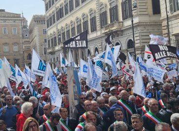 Spiagge, la gara non va giù ai balneari: «Battaglia sia»