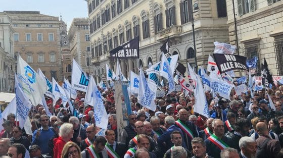 Spiagge, la gara non va giù ai balneari: «Battaglia sia»