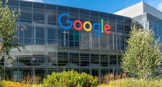 Le Ota contro Google: «Vìola le regole Ue»
