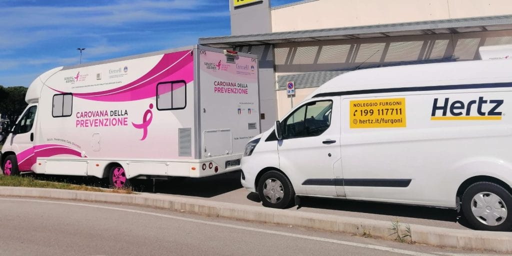 HERTZ_KOMEN CAROVANA uff st