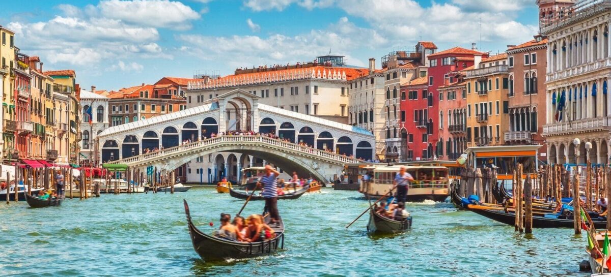 Venezia, ingresso a 50 euro per i turisti mordi e fuggi?