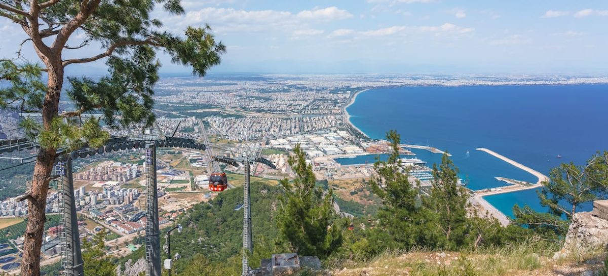 Turchia, incidente in funivia ad Antalya. Un morto e sette feriti