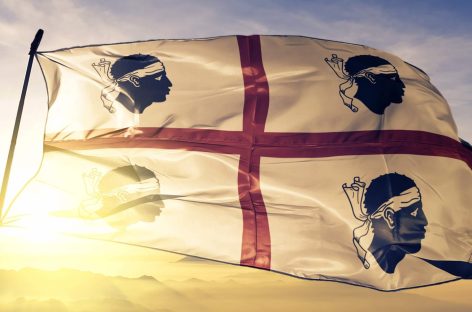 Sardegna, insurrezione contro il caro voli