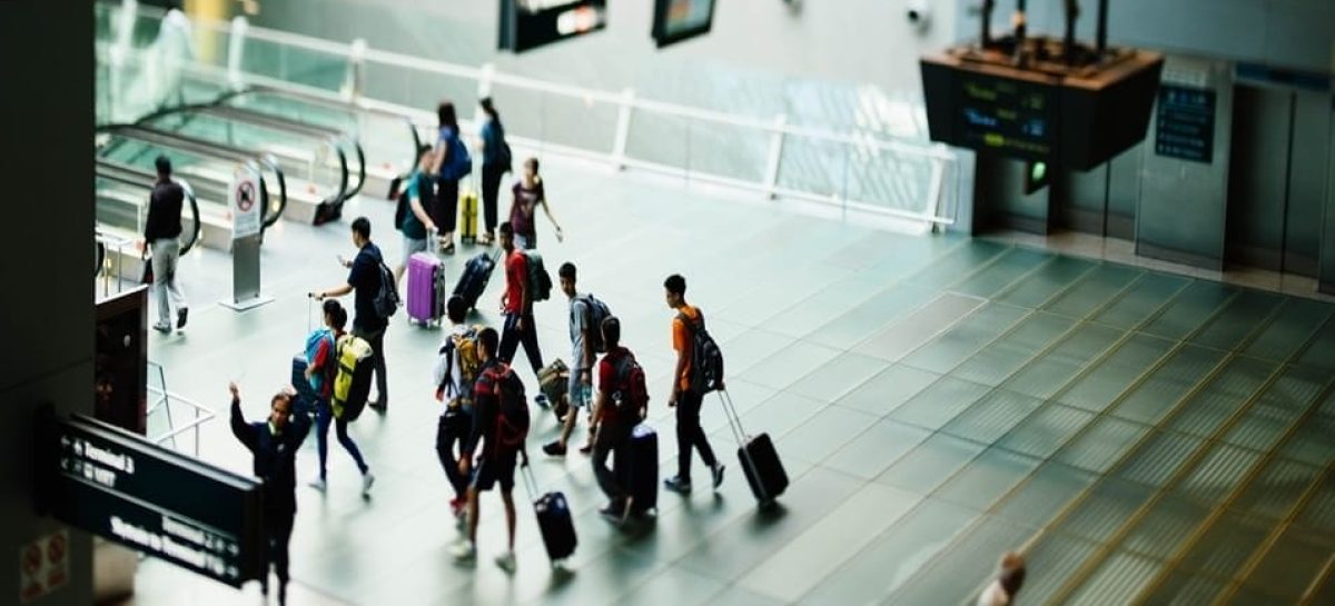 Caos voli estivo, come tutelarsi: guida pratica per passeggeri