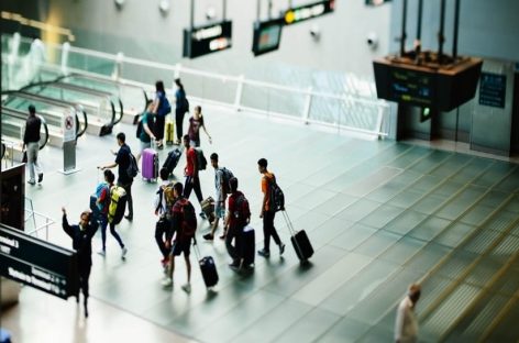 Caos voli estivo, come tutelarsi: guida pratica per passeggeri