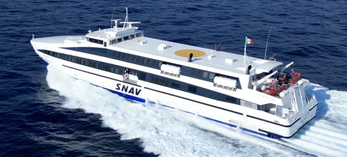 A Napoli debutta la nave ad alta velocità Snav Sirius
