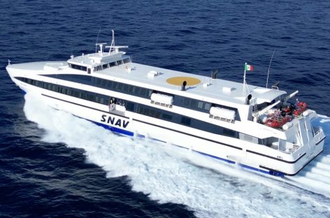 A Napoli debutta la nave ad alta velocità Snav Sirius