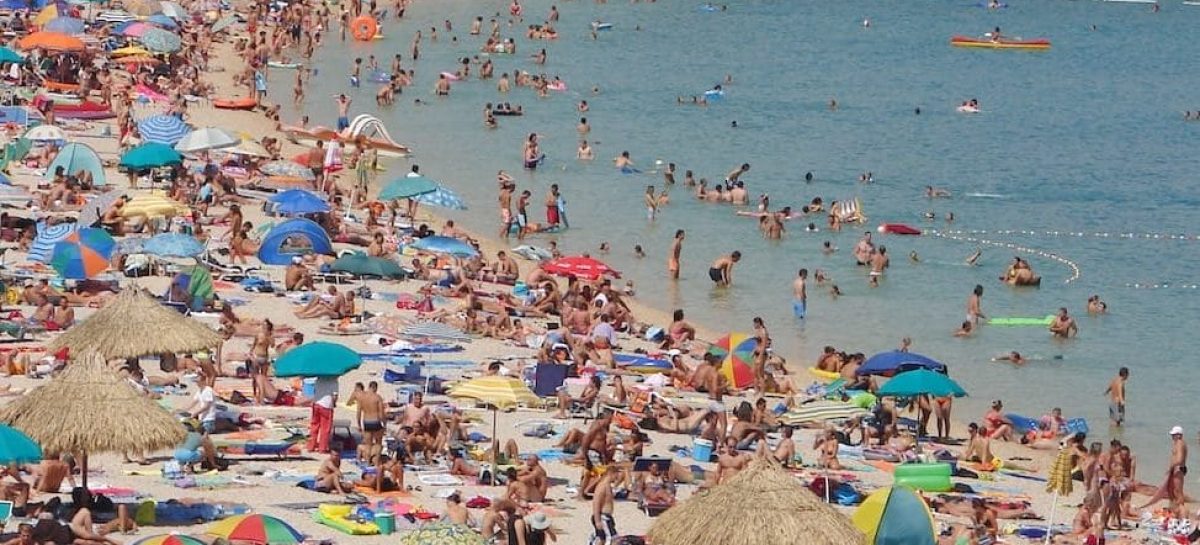 Acque amiche solo per metà degli italiani: indagine Federalberghi