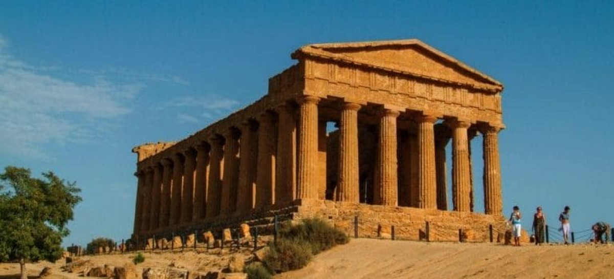 La Sicilia fa scuola. O almeno ci prova