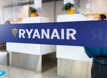 Ryanair, addio ai banchi check-in da maggio