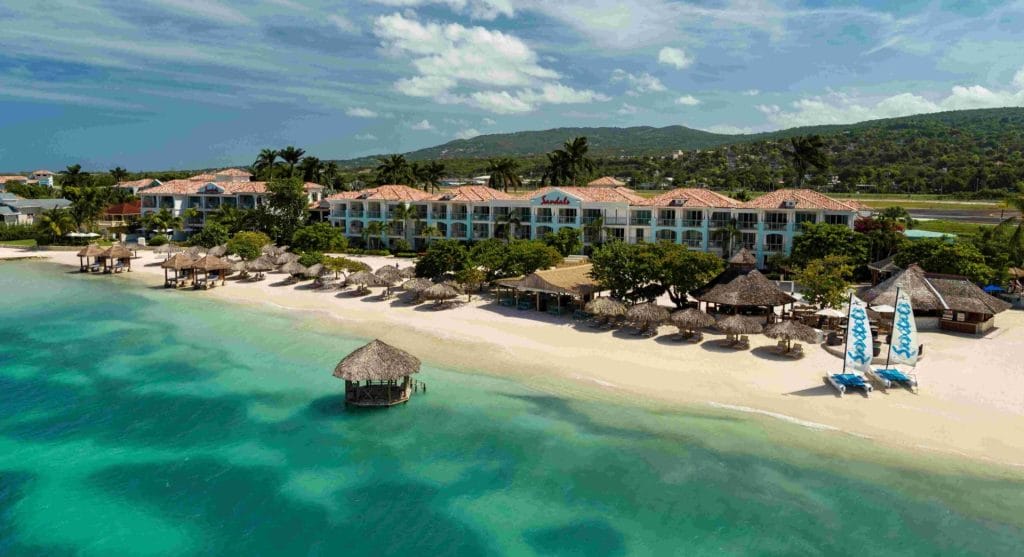 Sandals-SMB-BeachAerial-14-scaled uff st