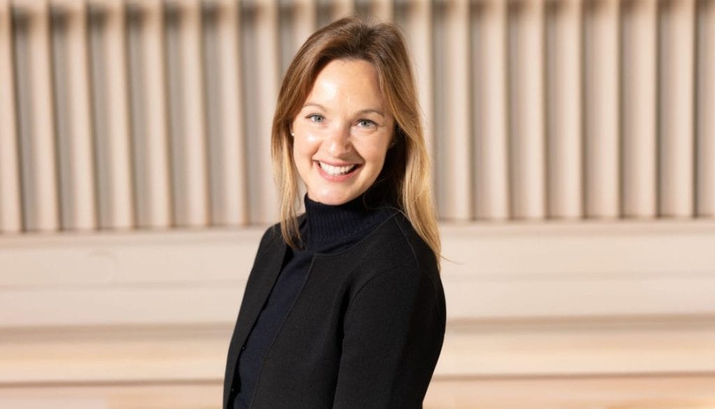 Anna Nash explora uff.st.