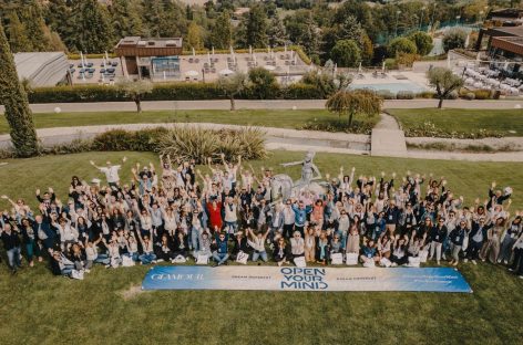 Glamour lancia il nuovo logo durante l’Exclusive Weekend