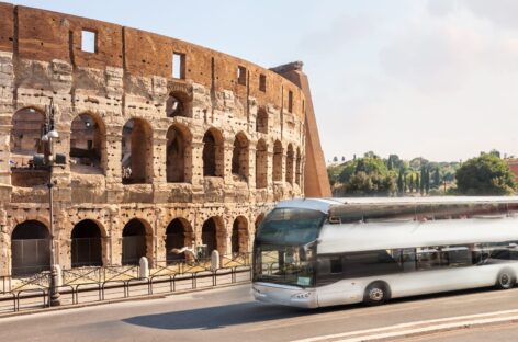 Bus turistici, il caro tariffe a Roma preoccupa il travel