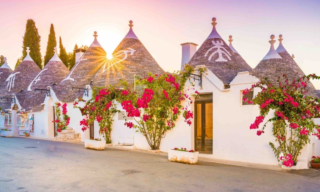 puglia alberobello trulli borghi adobe